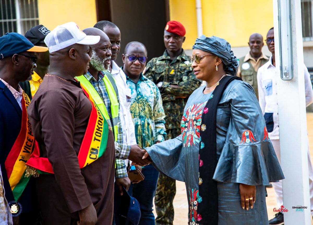 Tokounou: Madame la Ministre CAMARA Djenabou Touré poursuit sa tournée de terrain et de prise de contact 
